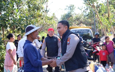 *Terapkan Ecology Policing, Patroli Gentong Polres Trenggalek Kembali Salurkan Bantuan Air Bersih*